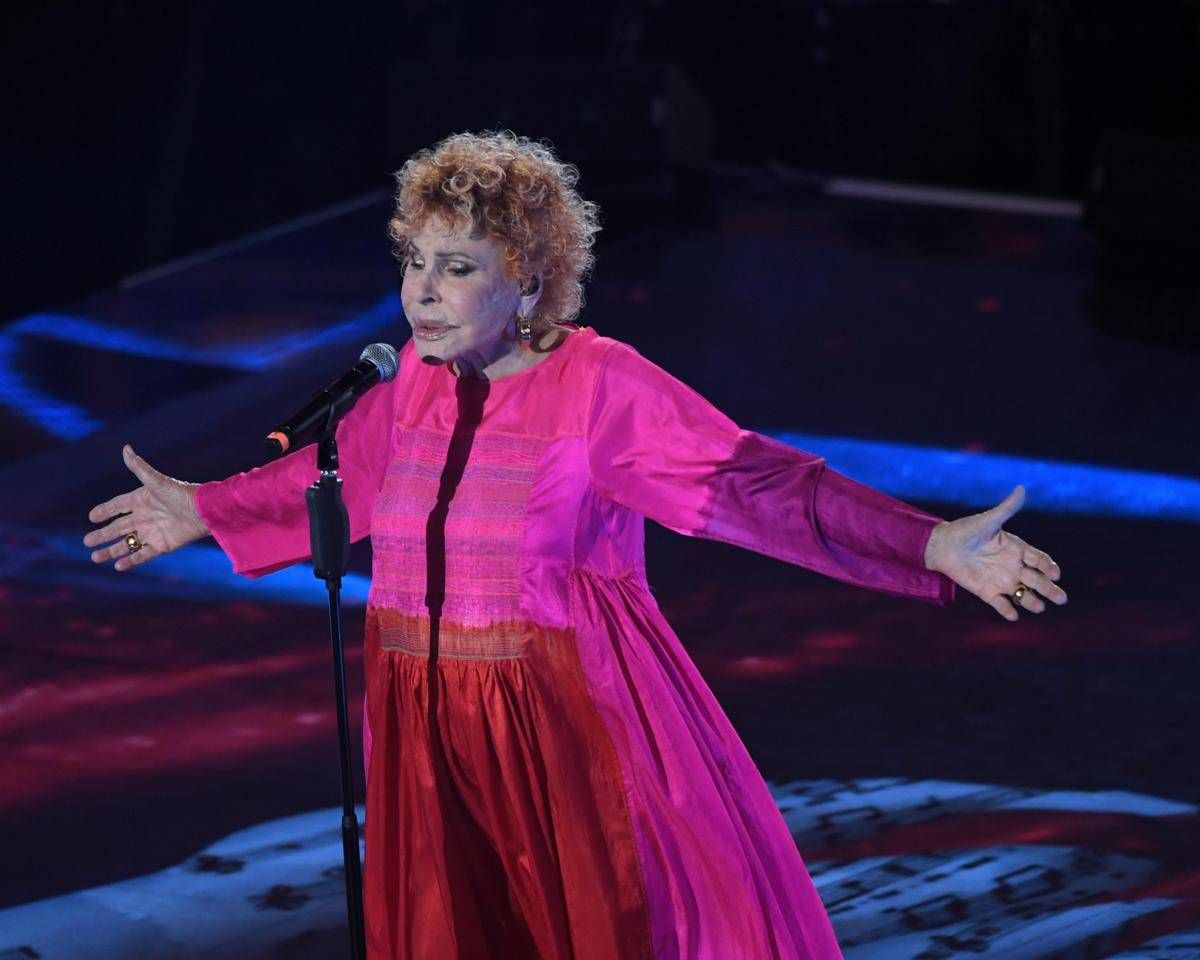 Sanremo 2026, omaggio a Ornella Vanoni: sul palco la nipote Camilla Ardenzi - 