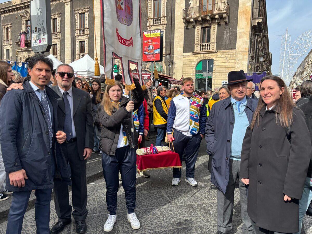 <p><strong>CUS Catania partecipa alla processione di Sant’Agata, rafforzando il legame con la comunità</strong></p> - 