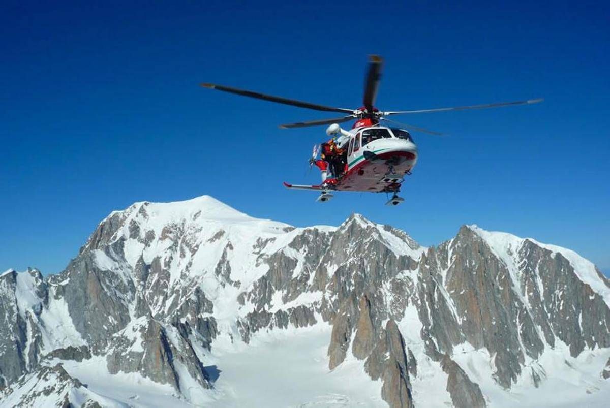 Val d'Aosta, scialpinista travolto e ucciso da valanga