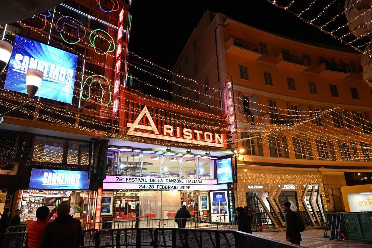 Sanremo, scaletta quarta serata: la lista dei cantanti per duetti e cover - 