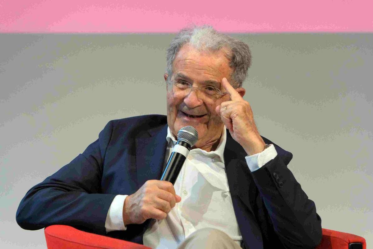Prodi punge il Pd: "Parla solo di concetti astratti, la destra vince con l'identità" - 