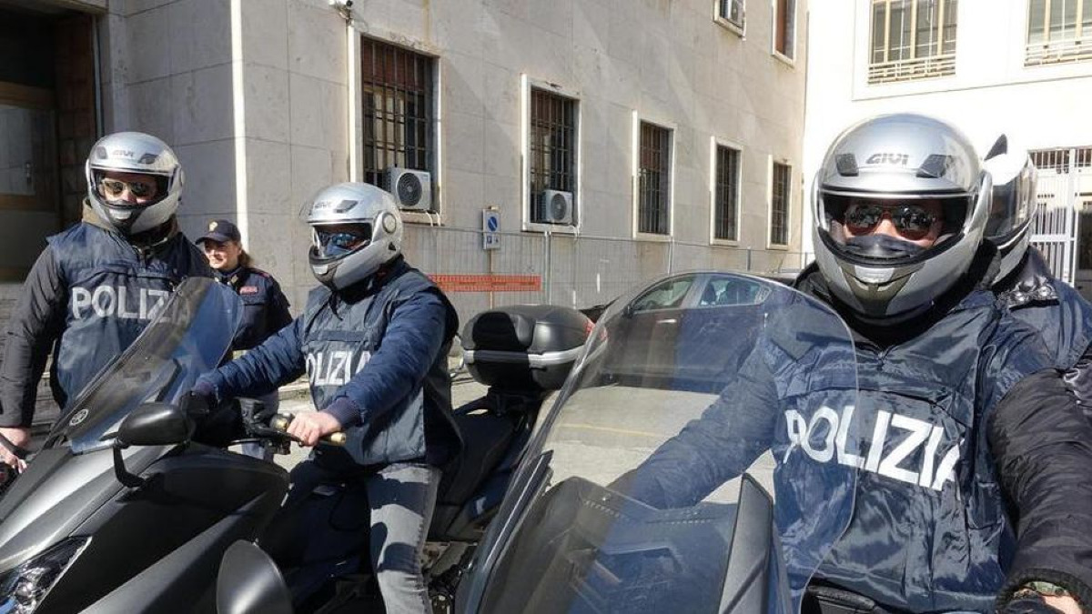 Catania: Falchi arrestano 36enne con quasi 70 dosi di marijuana e hashish - 