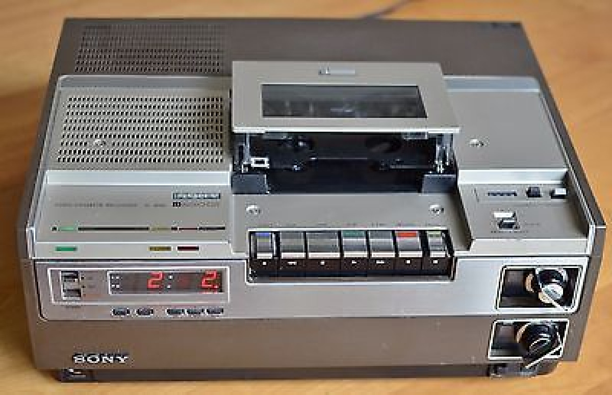 Il registratore a cassette: lo strano dispositivo che ha fatto innamorare gli anni ’70 e ’80 - 