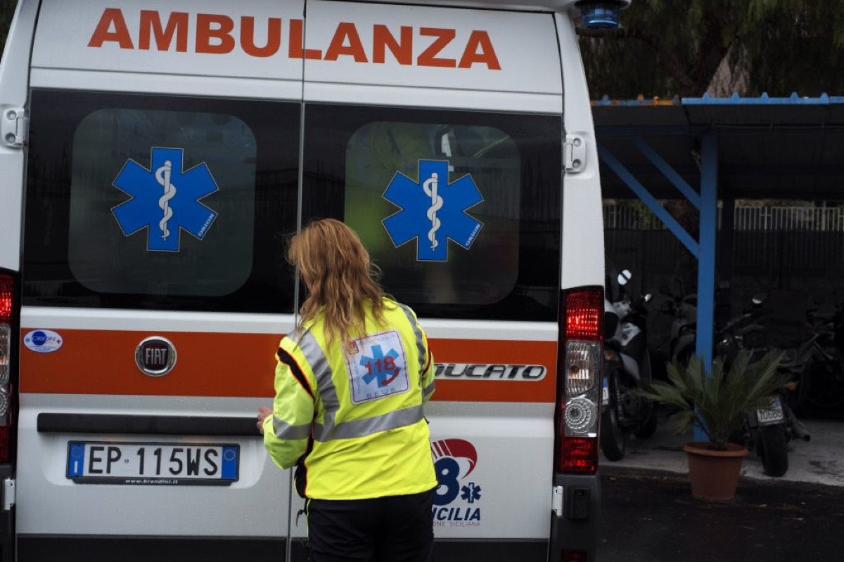 Palermo: centauro grave dopo essere caduto per una buca in viale del Fante - 