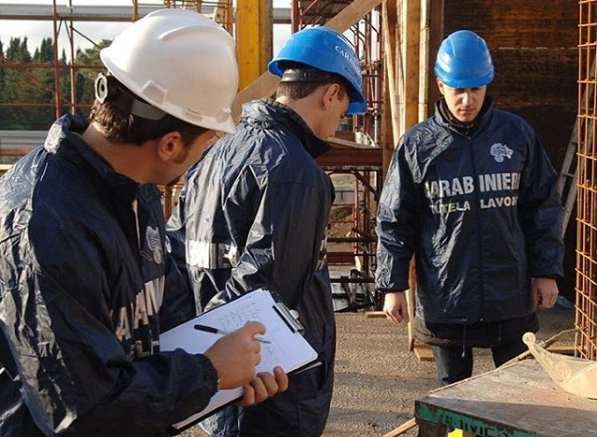 Sicilia occidentale: 11 imprese edili sospese, 26 lavoratori irregolari dopo controlli dei Carabinieri - 