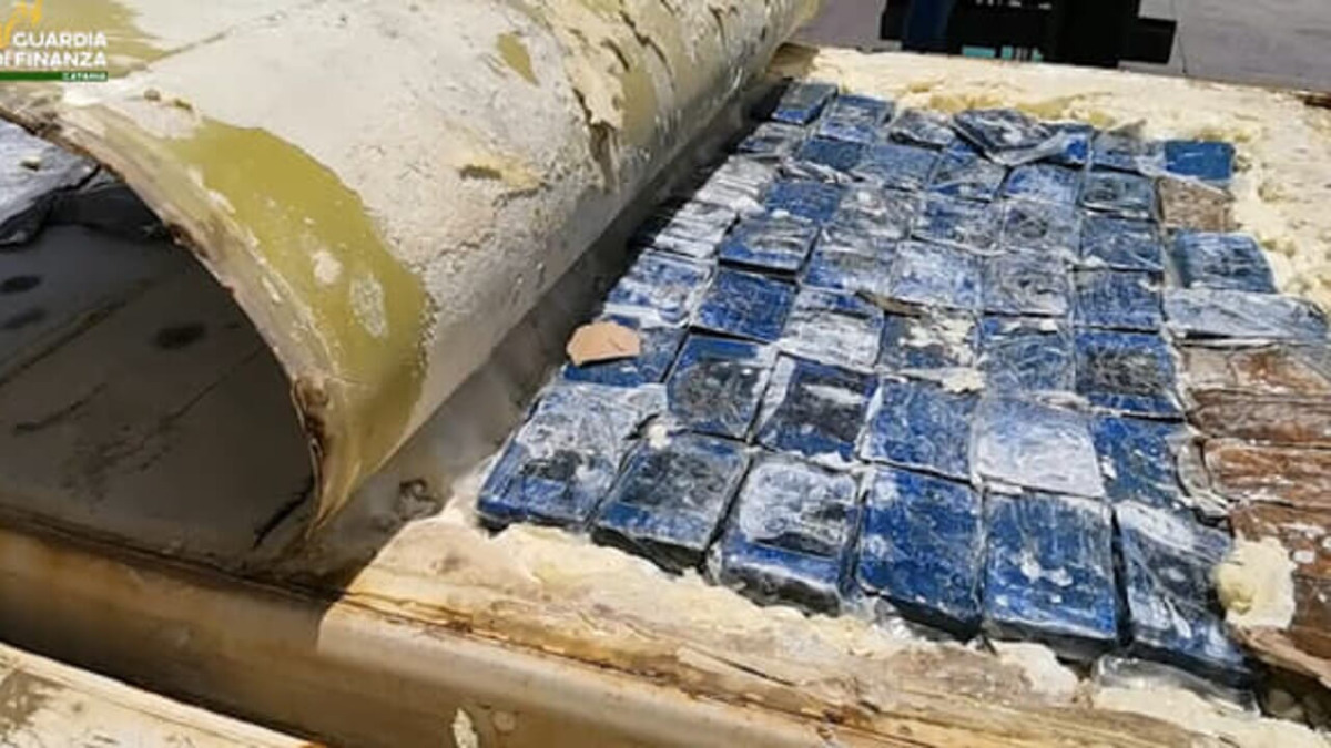 Catania: società portuale sotto amministrazione giudiziaria per aver agevolato il traffico internazionale di cocaina - 