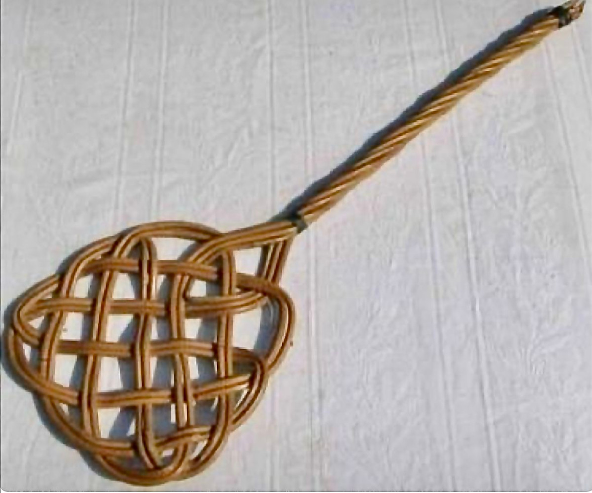 Il battipanni di una volta: quando pulire casa era quasi un rito quotidiano