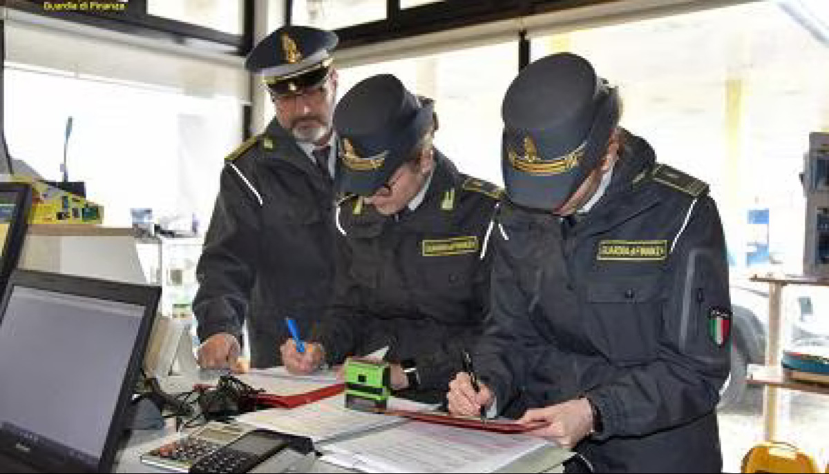 Caltanissetta: Guardia di Finanza scopre 35 lavoratori in nero tra ristorazione ed edilizia - 