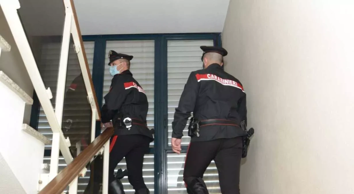 Paternò: arrestato 48enne ai domiciliari con crack e cocaina nascosti in pacchetti di sigarette - 
