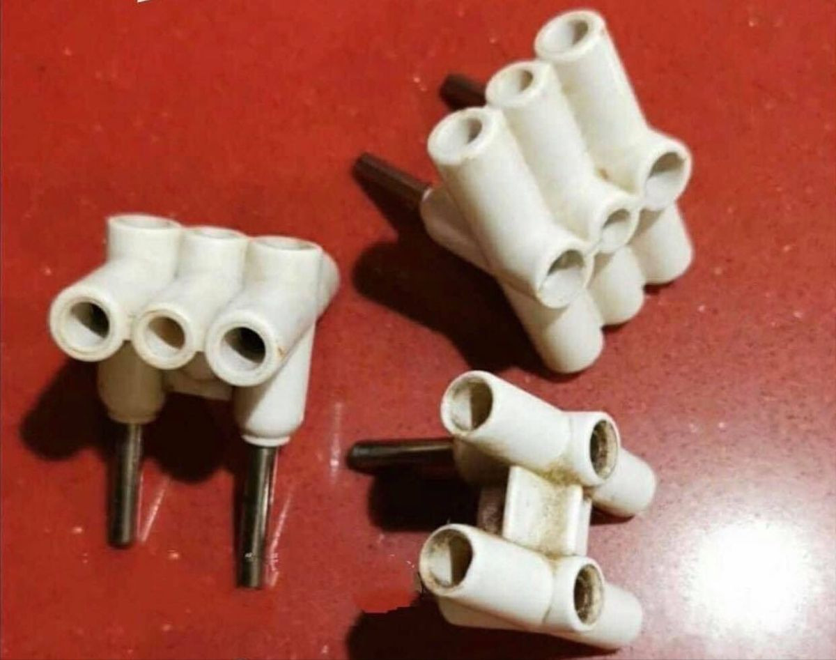 Le vecchie spine tripolari: quelle piccole prese che ci hanno fatto prendere tante scosse - 