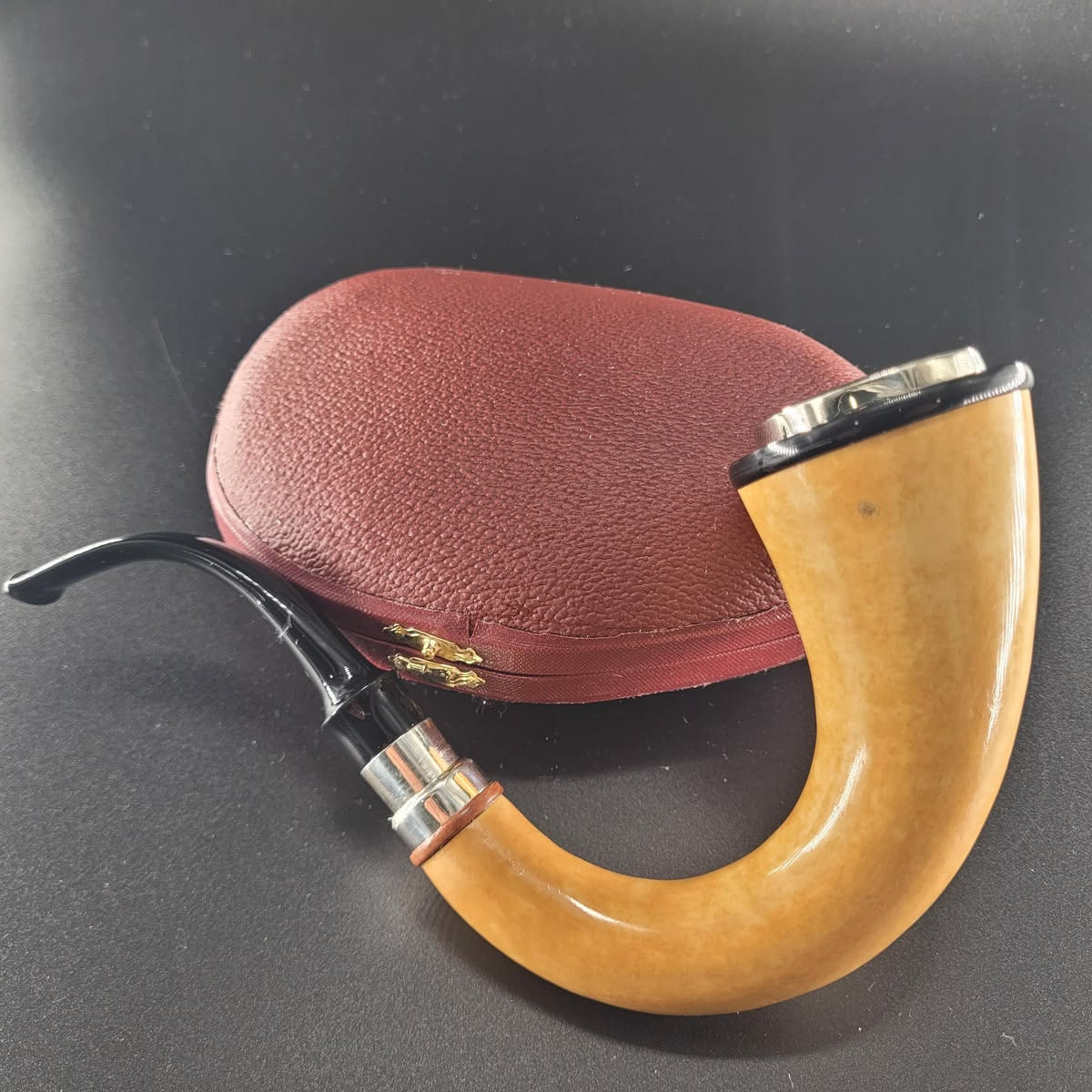 Il porta tabacco a pipa: l’oggetto curioso che molti ricordano nelle tasche dei nostri nonni - 