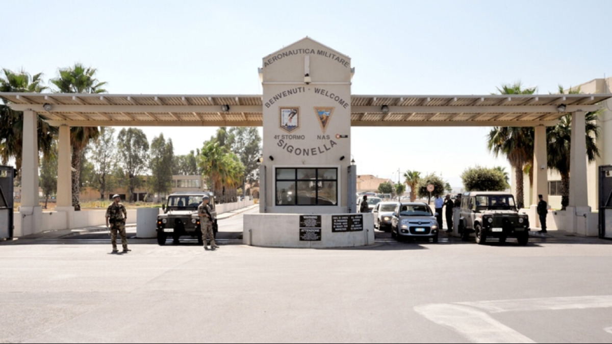 Elicotteri Usa atterrano nelle Madonie, M5S parla di «fatto gravissimo»; Marina: voli di routine - 