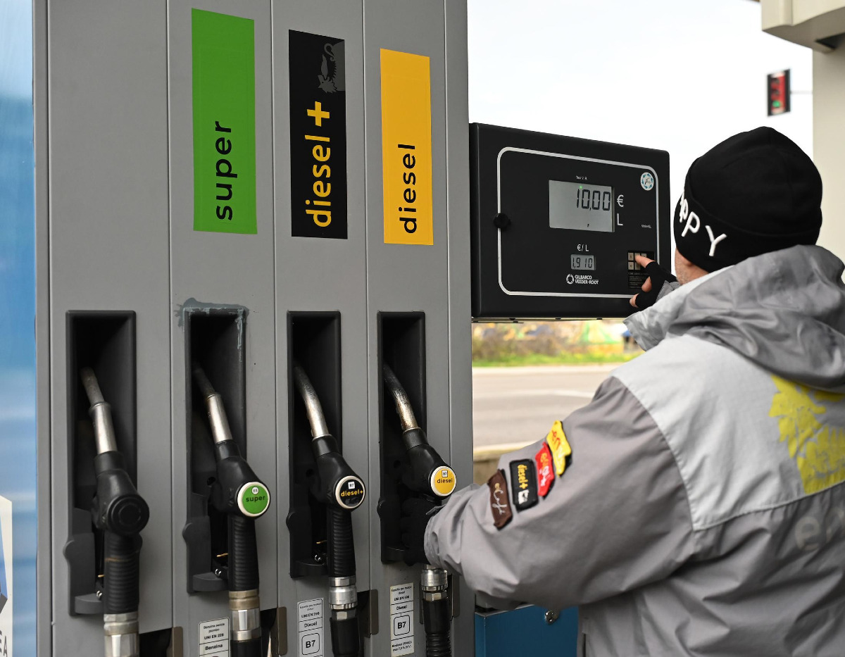 Carburanti: gasolio ai massimi dal 2022, benzina ai livelli più alti dal 2024 - 