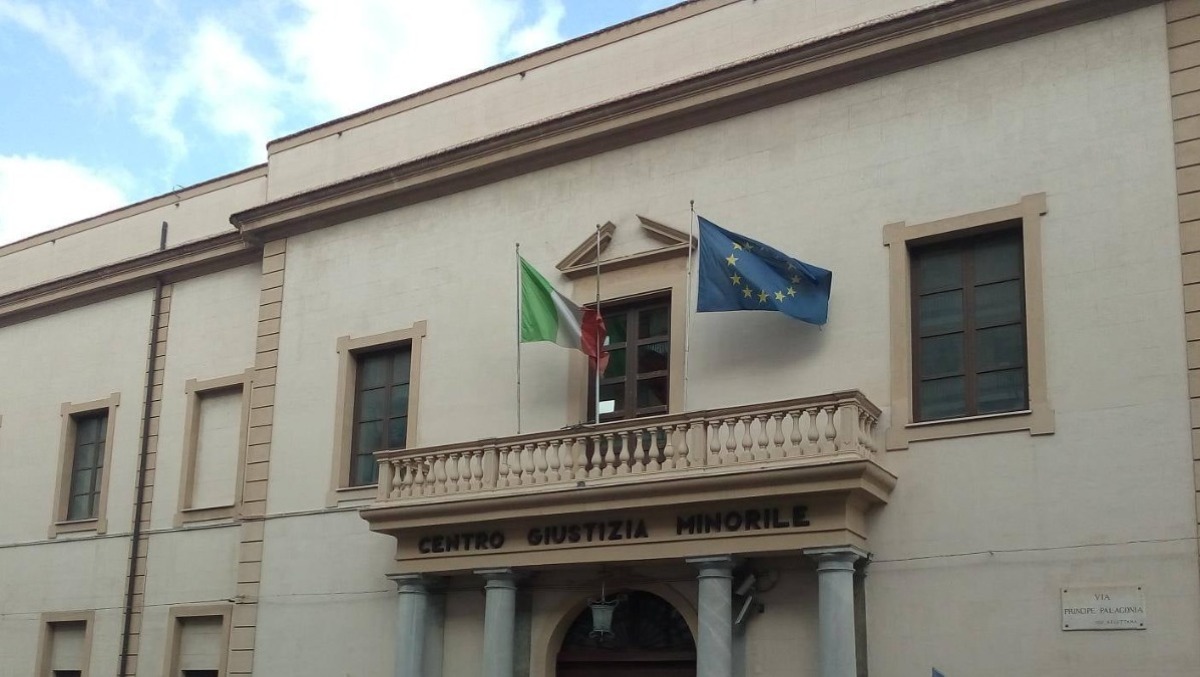 Pusher 17enne confessa: «Ho spacciato per aiutare la mia famiglia», lascia il Malaspina e va ai domiciliari - 