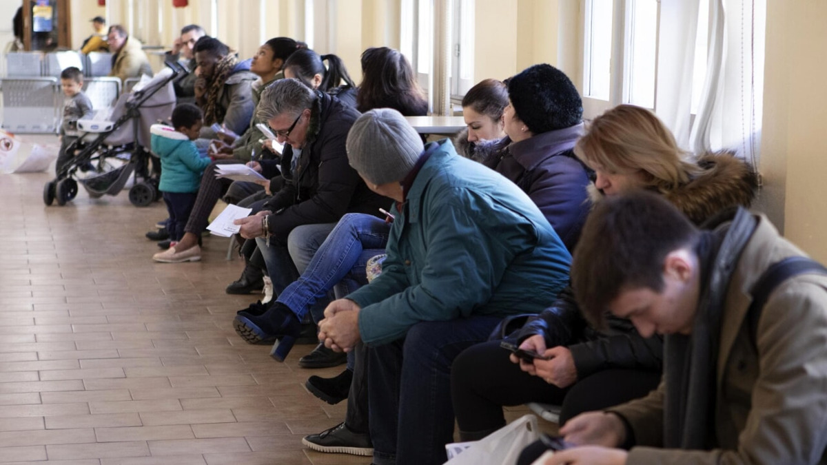 Caos a Palermo per la Carta d'Identità Elettronica: aperture pomeridiane ma disservizi persistono - 