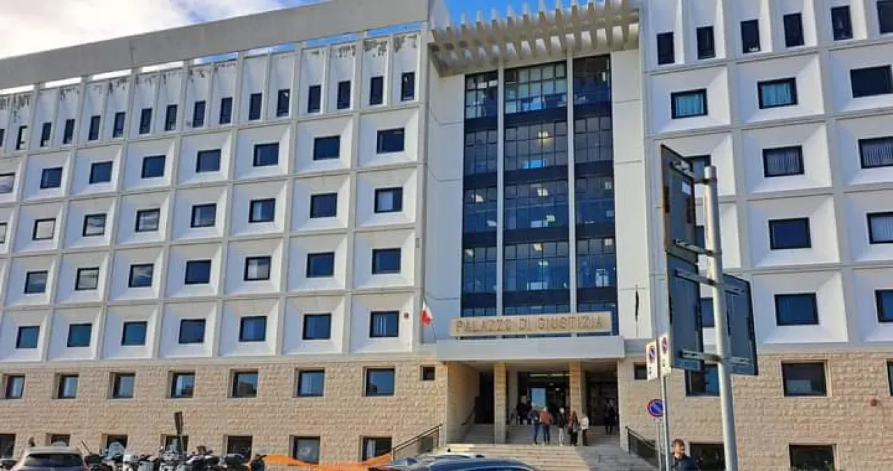 Tribunale di Siracusa: sanzionato avvocato per citazioni generate senza verifiche dall'IA - 