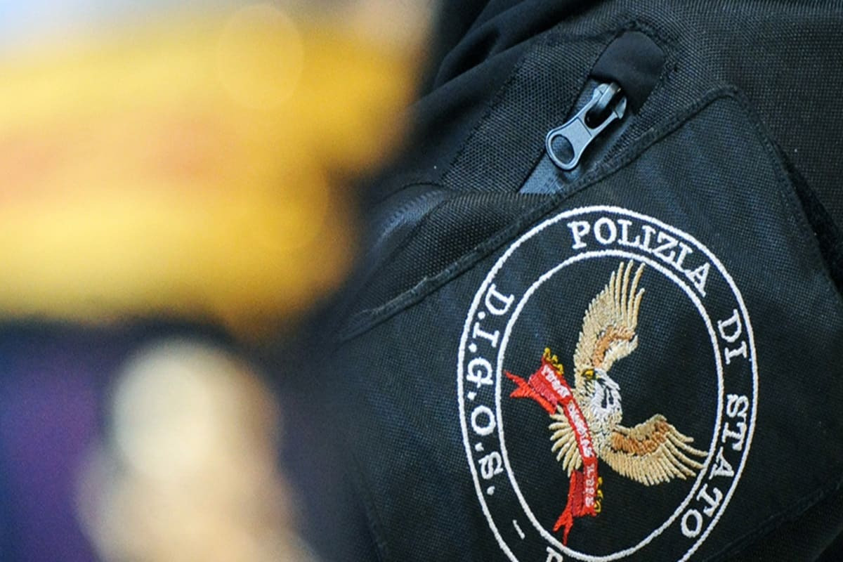 Svastica su pensilina vicino al Renzo Barbera: la Digos indaga, segnalazione tramite PalermoAlert - 