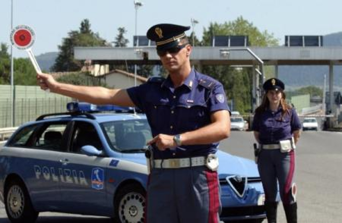 Adrano: denunciato 38enne per detenzione di cocaina; auto senza assicurazione e multa da 6.139 € - 