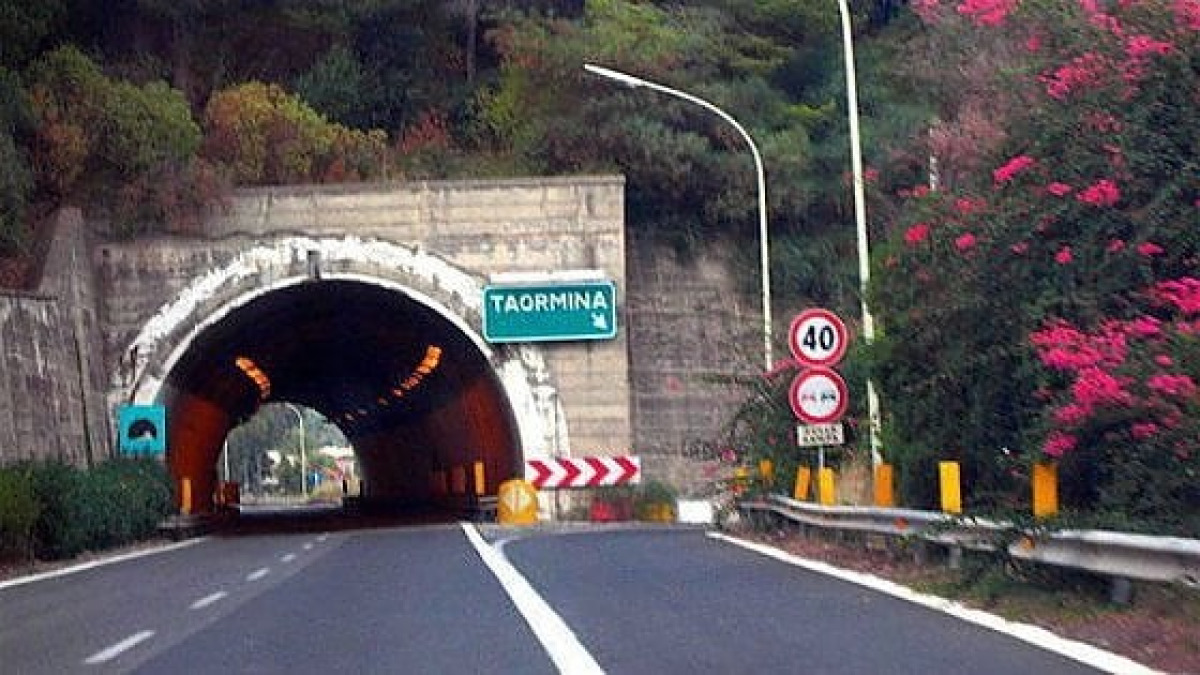 Nuovo asfalto sulla Messina–Catania: chiuse corsie e deviazioni per oltre 70 km fino a maggio - 