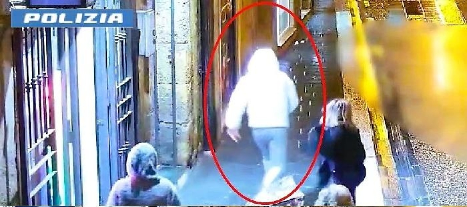 Arrestato a Caltanissetta un 40enne per rapina in una tabaccheria: rubati 2.000 euro - Credit Foto Polizia