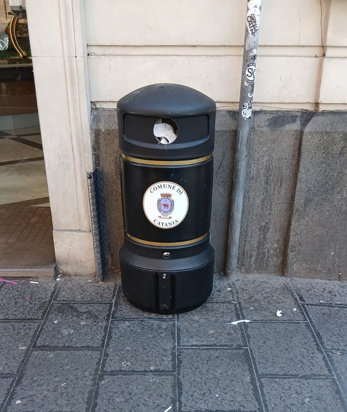 Catania installa 200 nuovi cestini per migliorare decoro e gestione dei rifiuti - Credit Foto Mobilita Catania