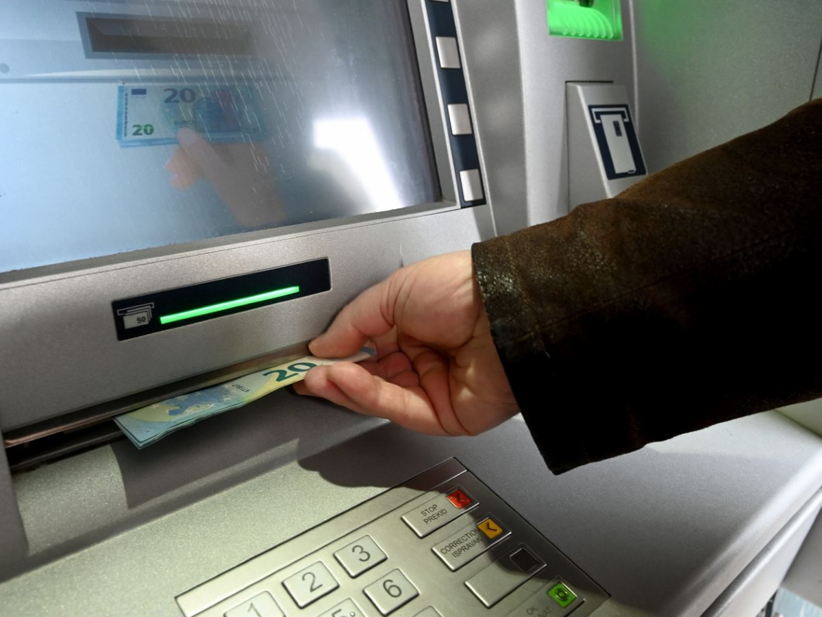 Uif intensifica controlli sui prelievi bancomat: quando scatta la segnalazione - 