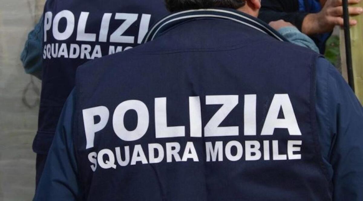 Polizia di Caltanissetta esegue custodia cautelare in carcere per indagato in inchiesta su corruzione e truffa - 