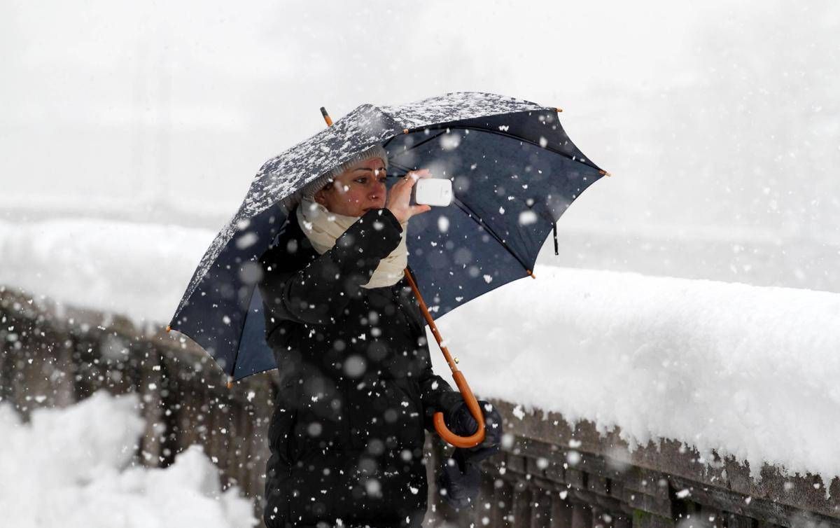Allerta meteo Italia: nuova ondata di pioggia, neve e vento prima di Pasqua - 
