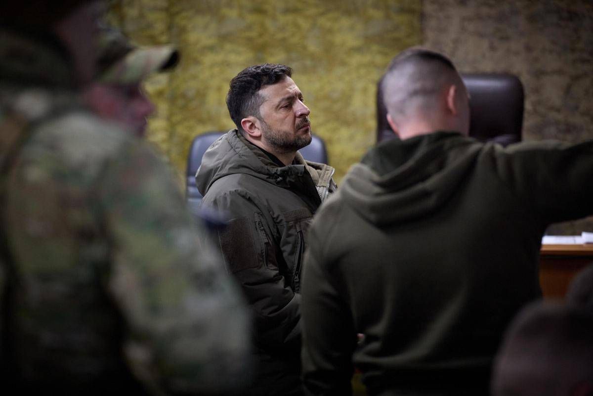 Ucraina, Zelensky in visita nel Donetsk: "Russia prepara offensiva primavera" - 