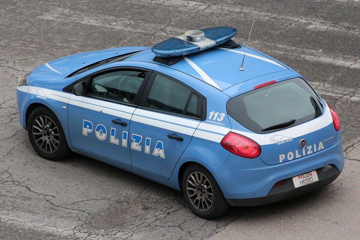 Polizia di Siracusa denuncia uomo per porto ingiustificato di coltello durante la partita contro il Giugliano - 