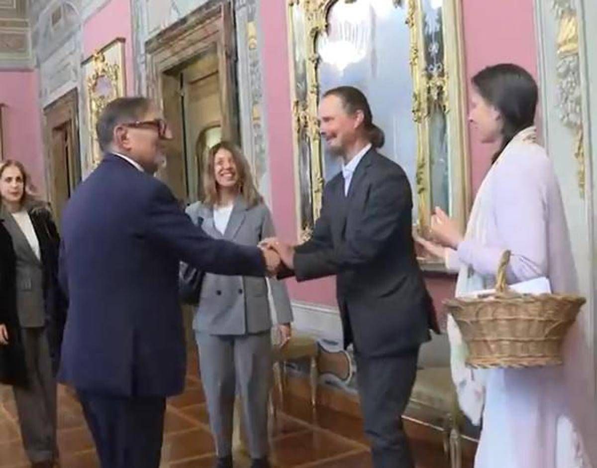 Famiglia nel bosco, i genitori in Senato. La Russa: "Stemperare il clima, non discuto provvedimenti e stile di vita" - 