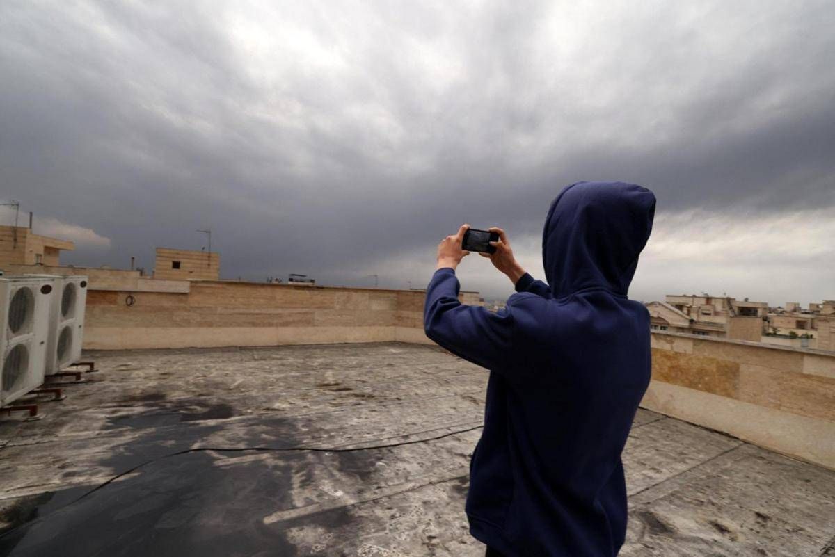 Allarme in Iran: "Rischio piogge acide dopo raid su raffinerie, restate a casa" - 