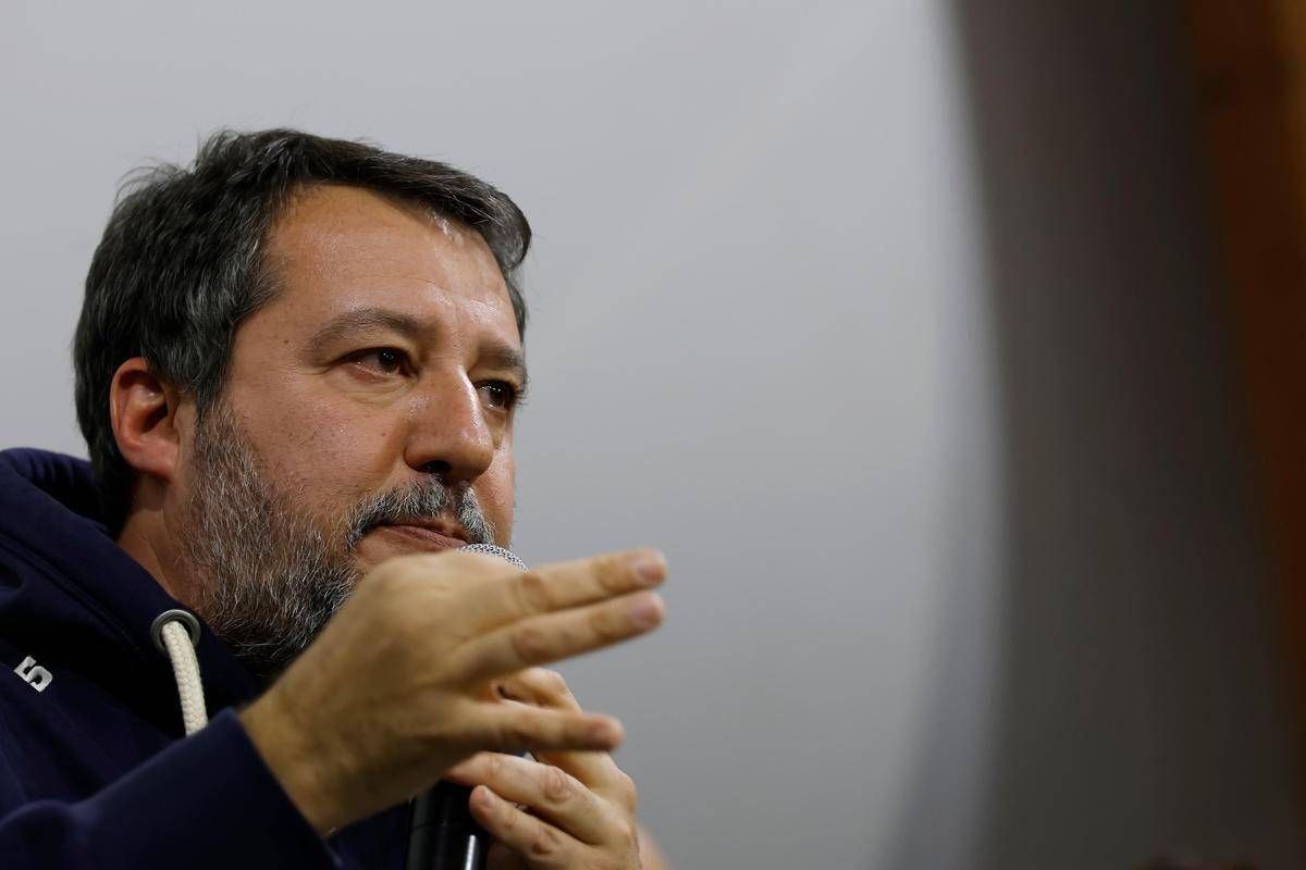 Iran, Salvini convoca compagnie petrolifere: "Mi aspetto impegni". E sulla guerra: "Italia non coinvolta" - 