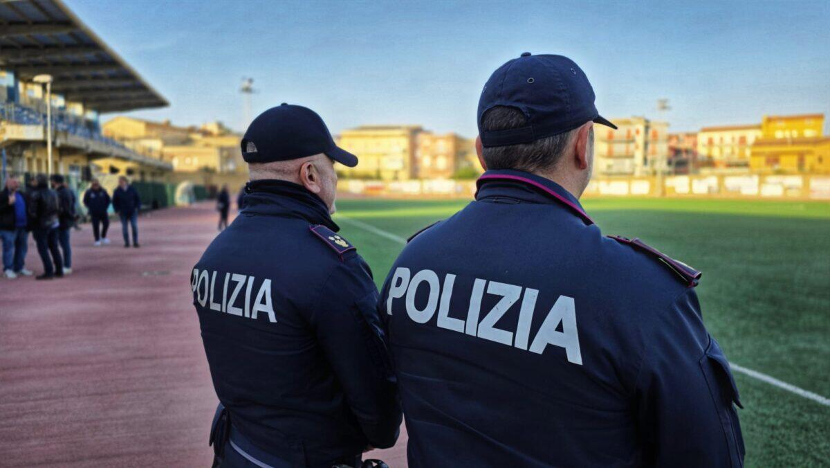 Polizia e Carabinieri garantiscono sicurezza durante la partita Akragas-Orlandina ad Agrigento - 