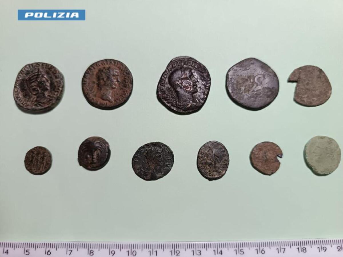 Polizia di Siracusa Denuncia un Uomo per Appropriazione Indebita di Monete Antiche - 