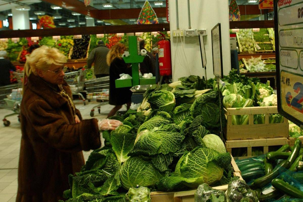 Inflazione accelera a febbraio: +1,6%. Su il carrello della spesa - 