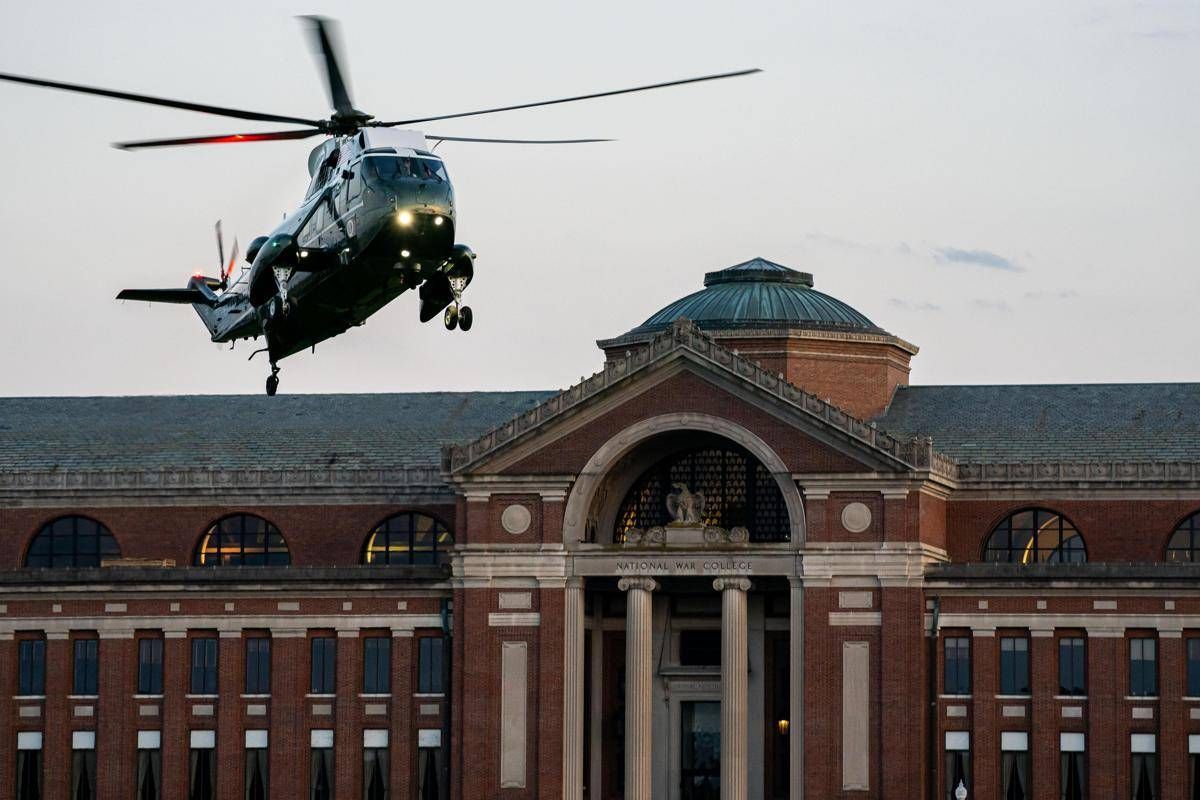 Droni non identificati sulla base Usa dove vivono Rubio e Hegseth, rafforzata sicurezza - 