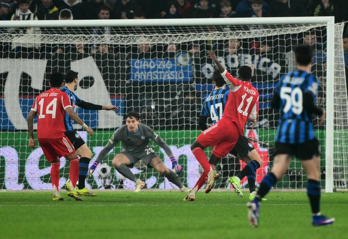 Pavlovic tocca di mano, Jackson segna: proteste in Atalanta-Bayern Monaco - 