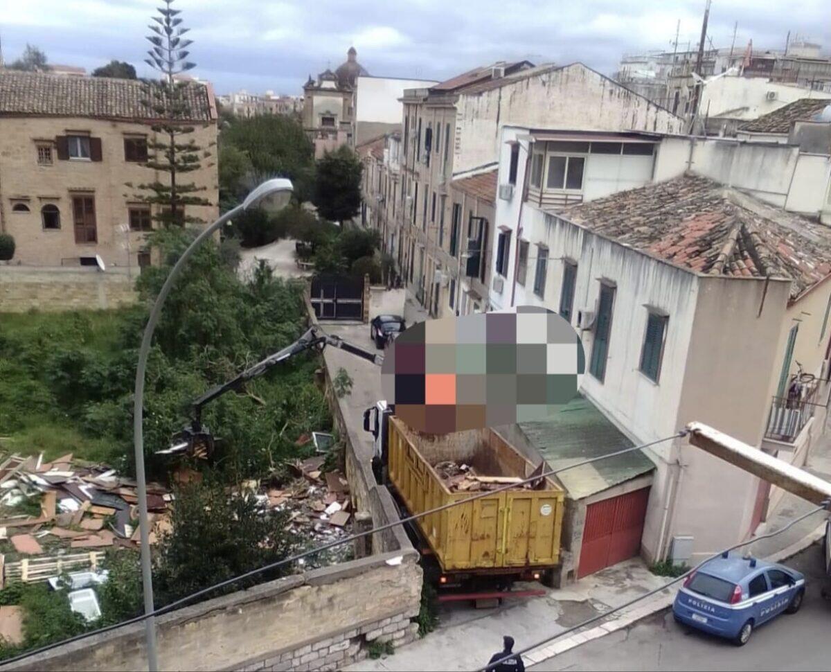 Rimozione di Materiale Legnoso nel Quartiere Zisa: Intervento Tempestivo del Comune di Palermo Garantisce Sicurezza ai Cittadini - 