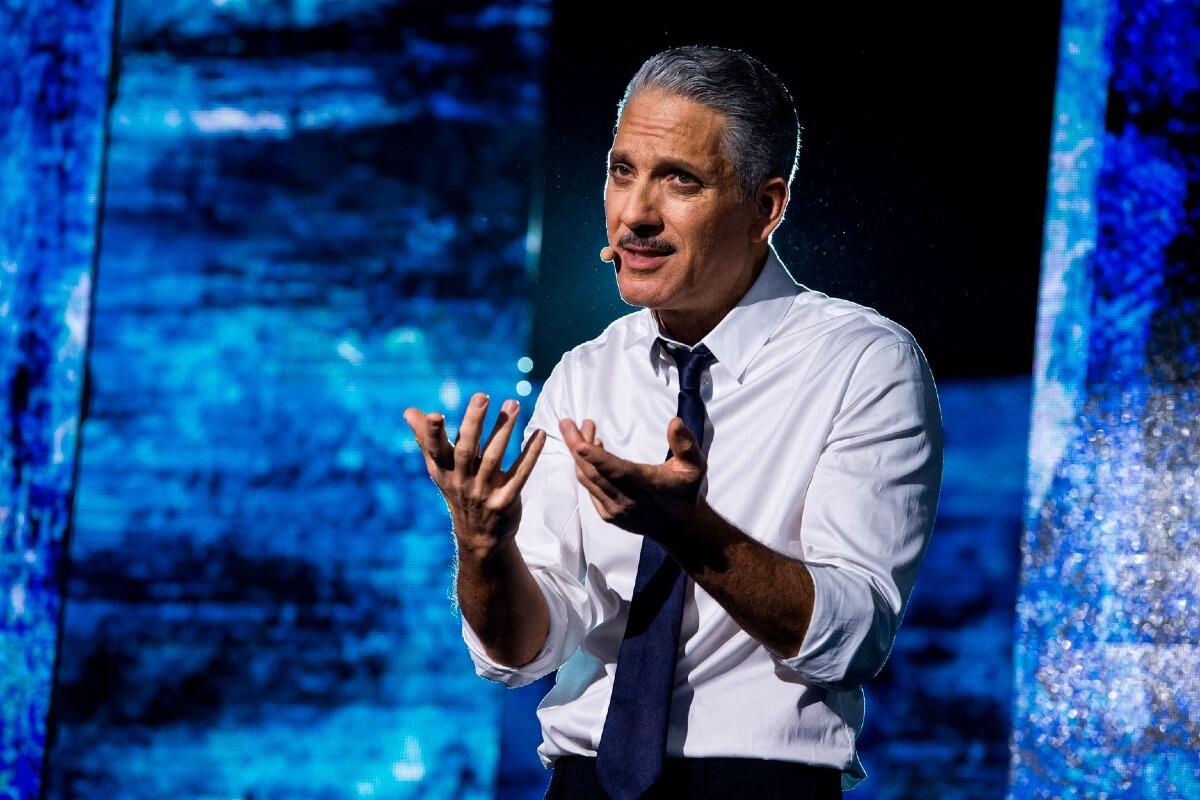 Nascita di Beppe Fiorello: il ritratto di un attore-regista siciliano - 