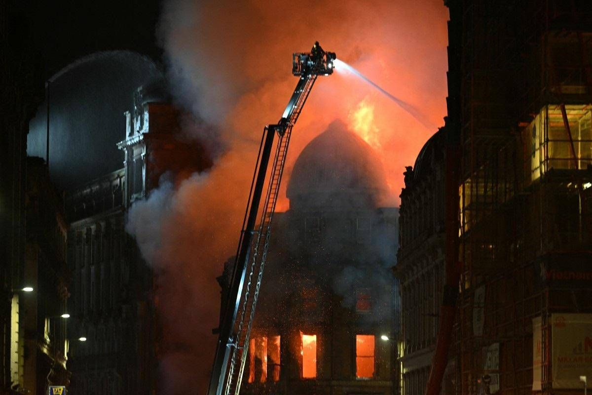 Scozia, enorme incendio a Glasgow: chiude stazione ferroviaria - 