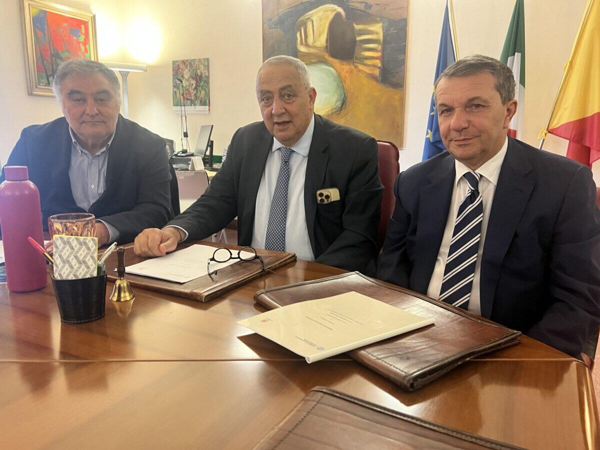 <p><strong>Comune di Palermo e Camera di Commercio siglano intesa per il "Pid Camp" contro povertà educativa e dispersione scolastica</strong></p> - 