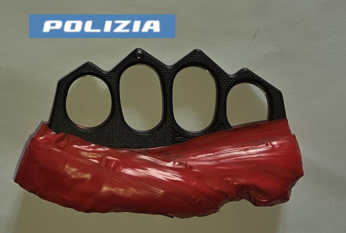 Polizia di Catania denuncia tre giovani per violenza e ingresso irregolare al Carnevale di Acireale - 