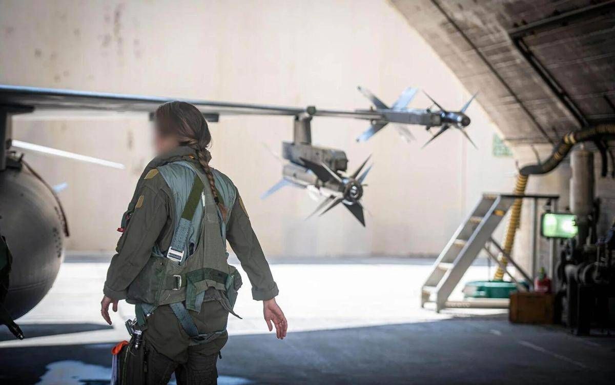 Quel femminismo targato "F-16": donne in guerra per le donne - 