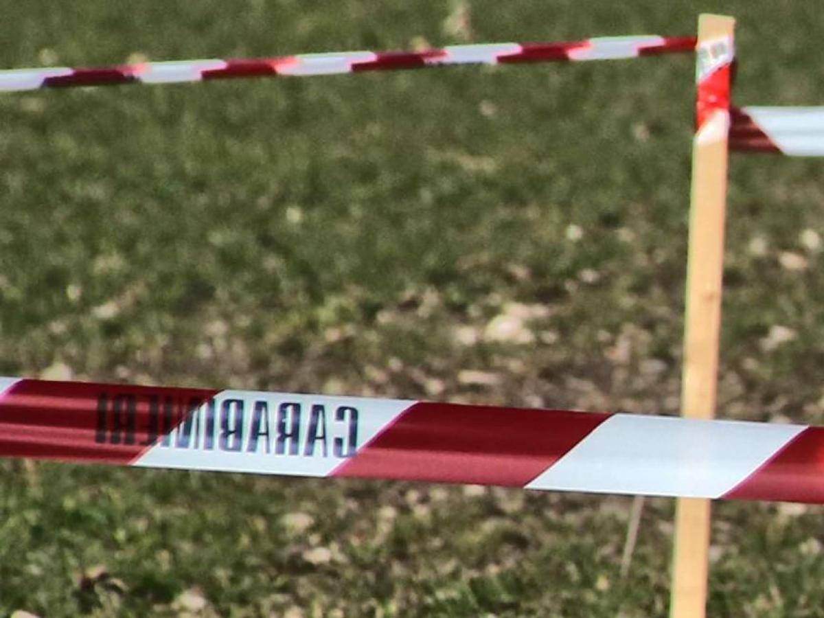 Parte un colpo di fucile durante una battuta di caccia, un morto nel Fermano - 