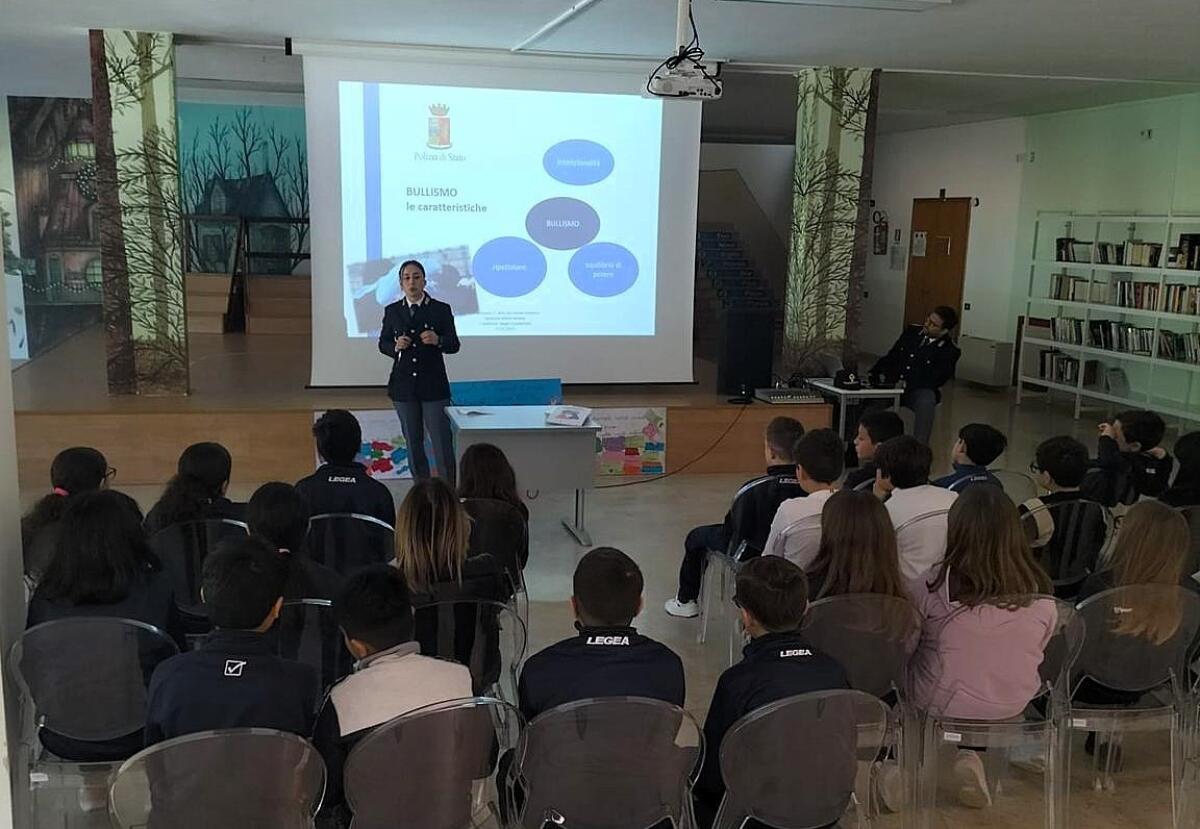 Polizia di Trapani promuove la legalità tra gli studenti di Marsala con incontri sulla prevenzione della violenza di genere. - 