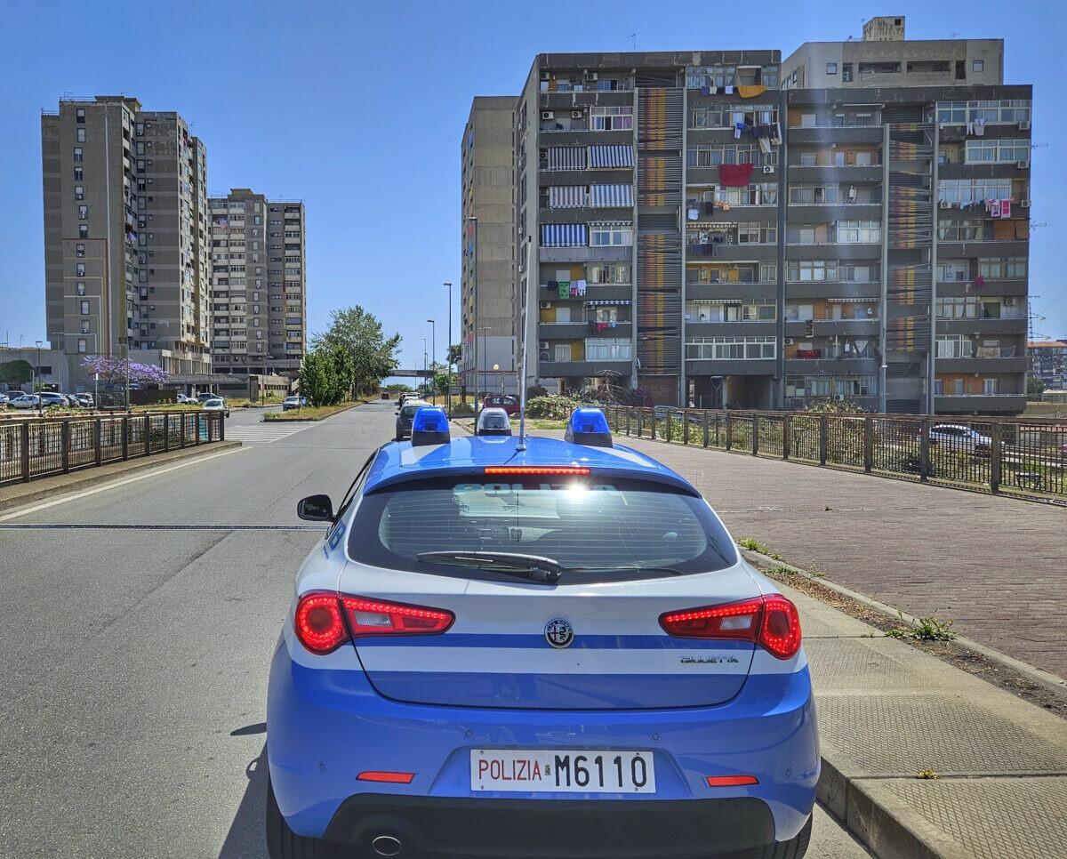 Arresto a Catania: Polizia ferma un 30enne per maltrattamenti e tentata estorsione alla madre e alla sorella - 