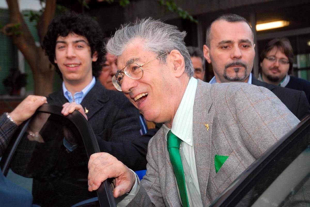 Morto Umberto Bossi, il cordoglio di Meloni: "Ha segnato una fase importante della storia italiana" - 