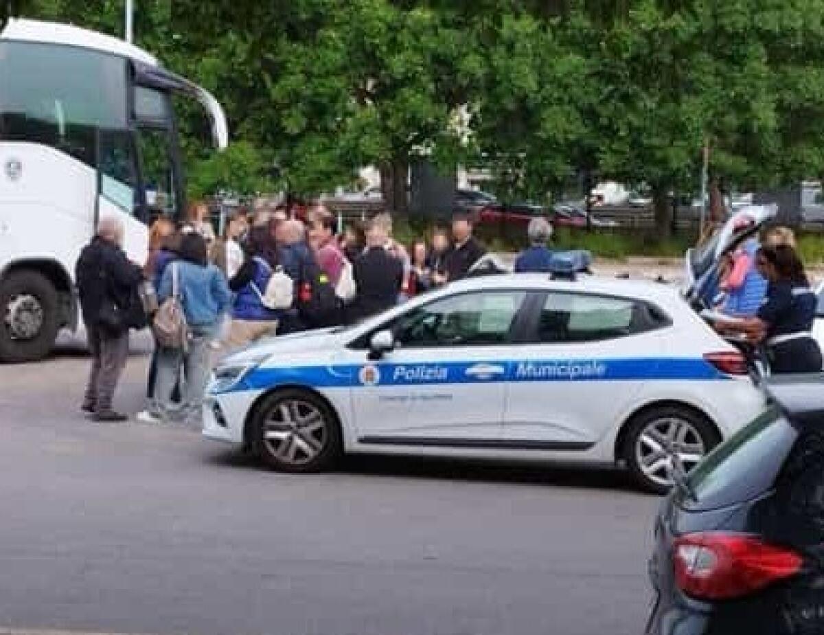 Controlli della Polizia Municipale garantiscono sicurezza nei trasporti scolastici al Comune di Palermo - 