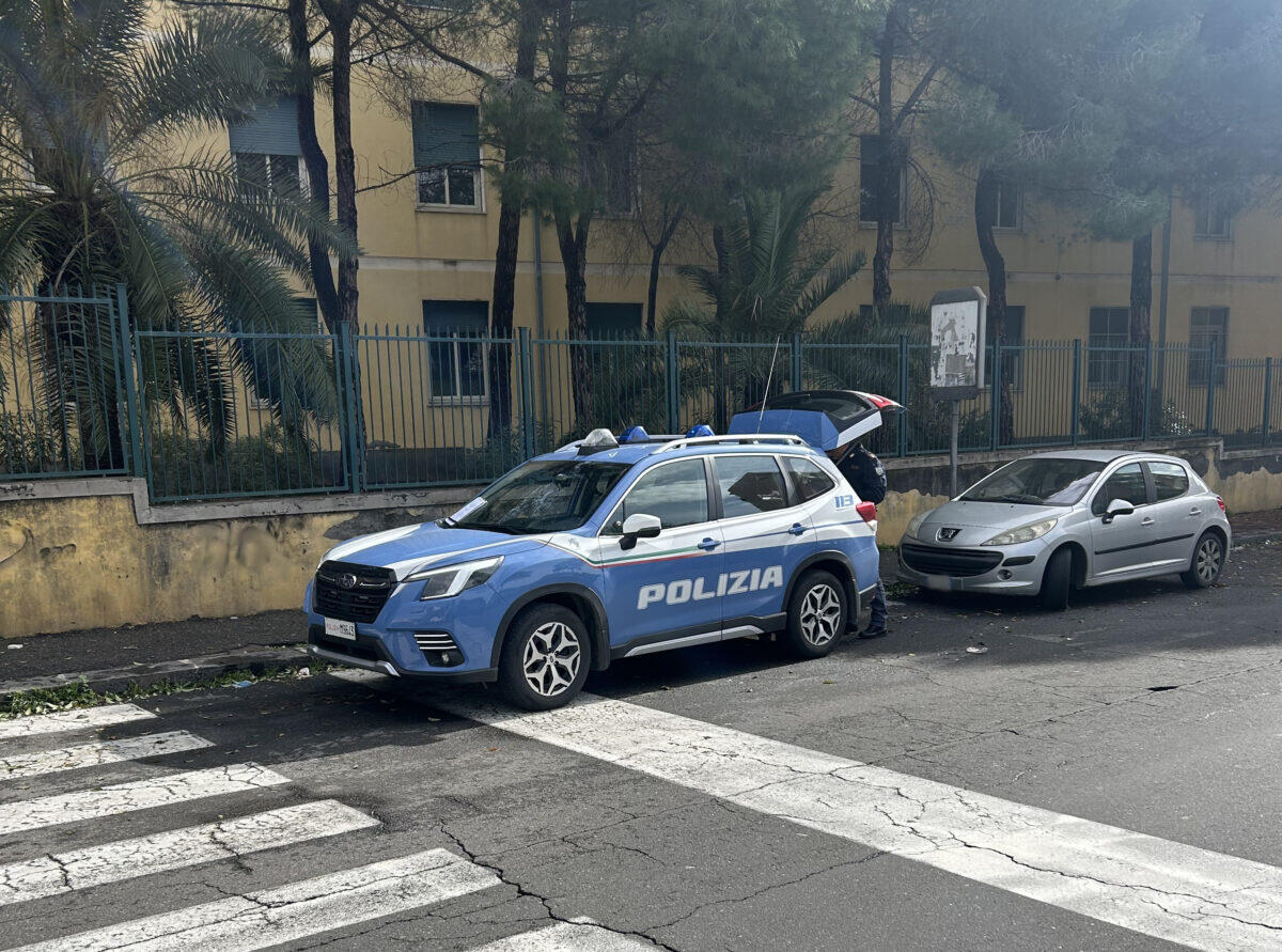 Controlli della Polizia a Catania: sanzioni per oltre 12.000 euro in operazioni contro il crimine e abusivismo commerciale - 